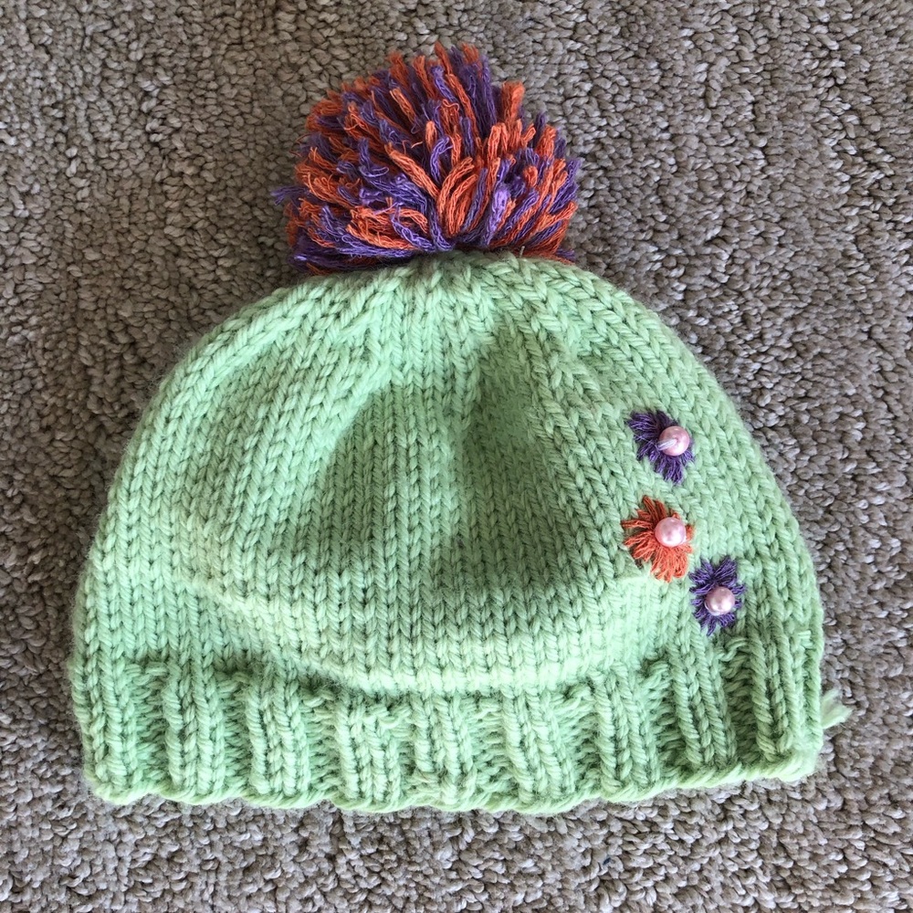 Newborn hand knit hat with pearl beads